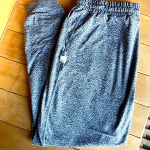 Vuori Boyfriend Joggers- nearly brand new. Worn once